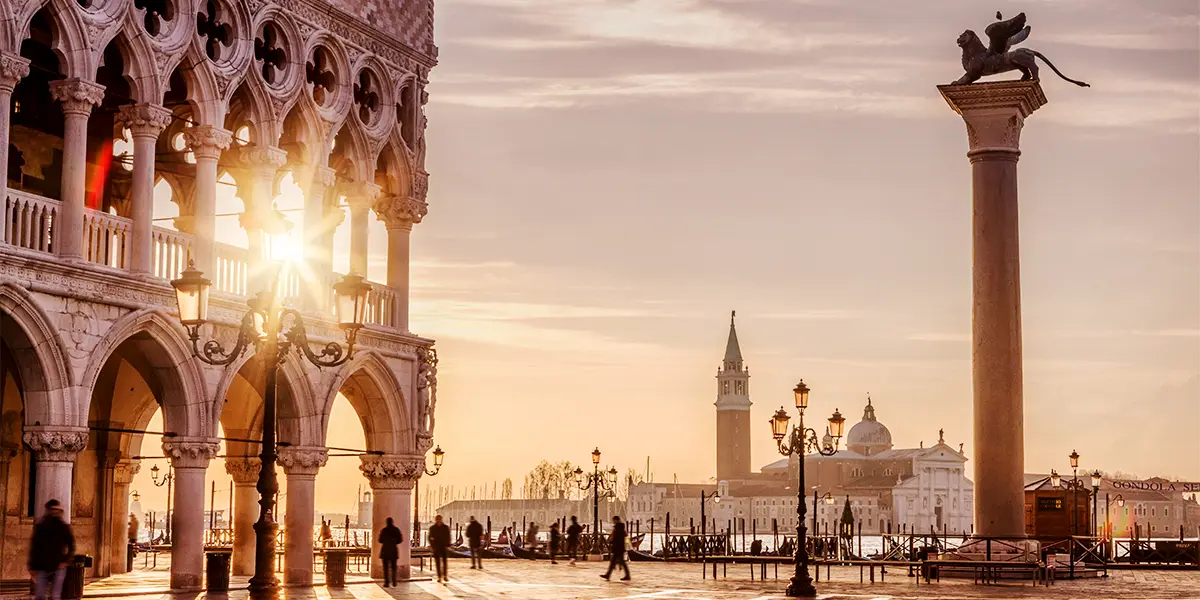 Experience the Charm of Venice W/Air